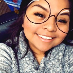 Meet your Posher, Mayra